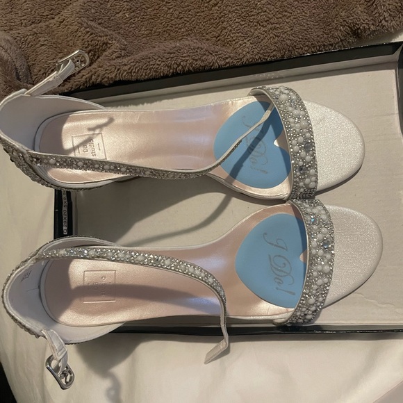 Beautiful formal/wedding wedges - Picture 3 of 4